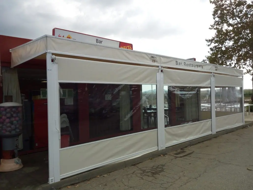 Cerramiento terraza bar cortinas cristal Barcelona &mdash; Cristaler&iacute;a Barcelona