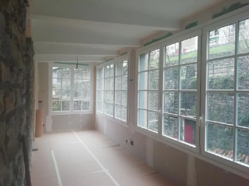 Galeria madera sustituida por aluminio Barcelona &mdash; Cristaler&iacute;a Barcelona